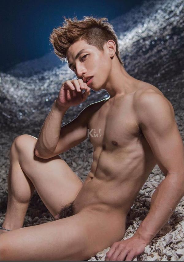 Whoseman-7-平面男模-蔡洋洋---藝術全見版